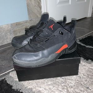 NIKE JORDAN 12 LOWS